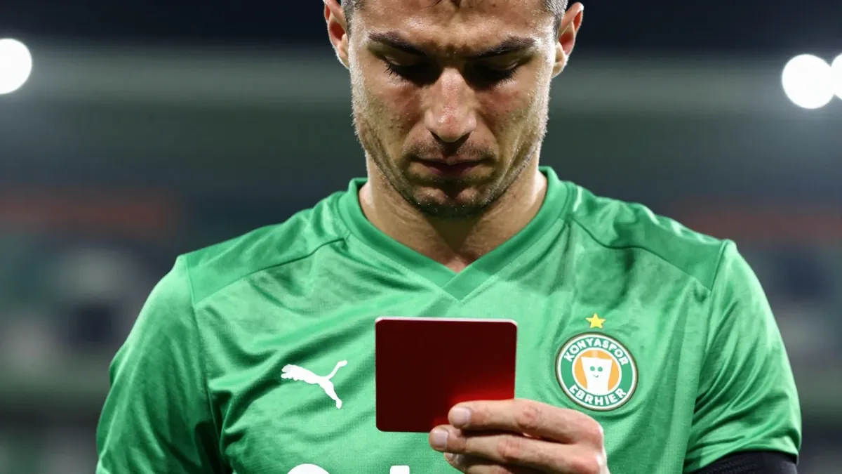 PFDK, Konyaspor-Kocaelispor maçındaki olaylar nedeniyle kulübe para cezası verdi ve Enis Bardhi'yi 2 maç men cezasıyla