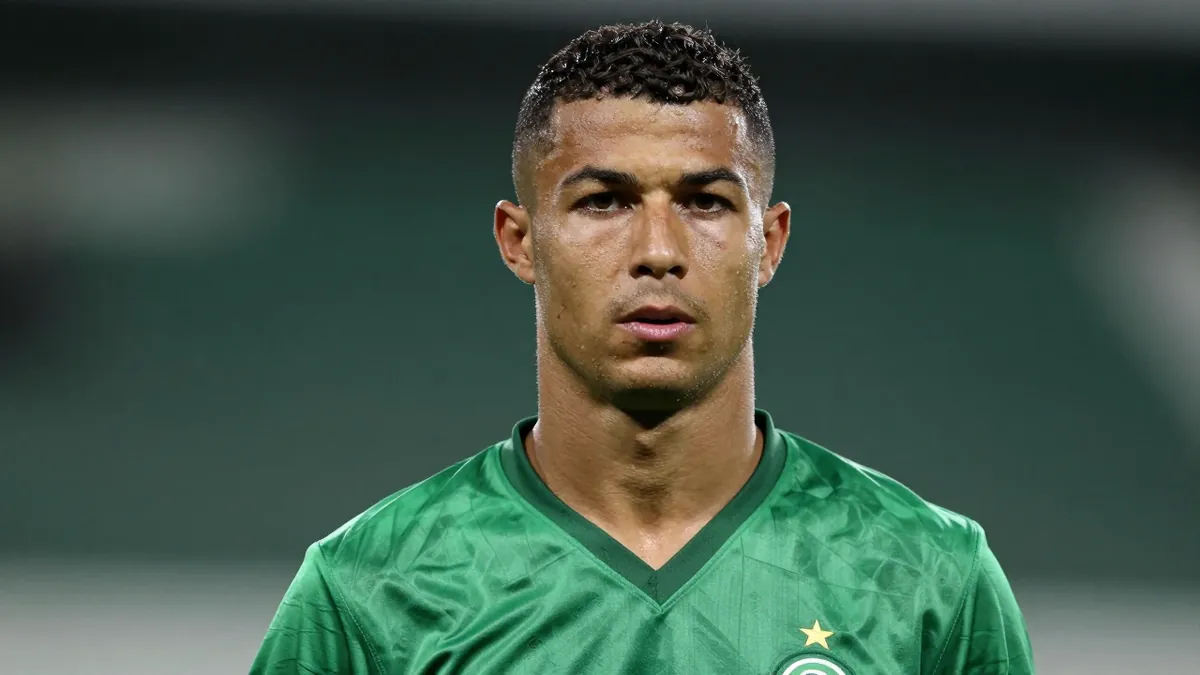 Konyaspor have signed Egyptian striker Mostafa Mohamed on a three-year deal